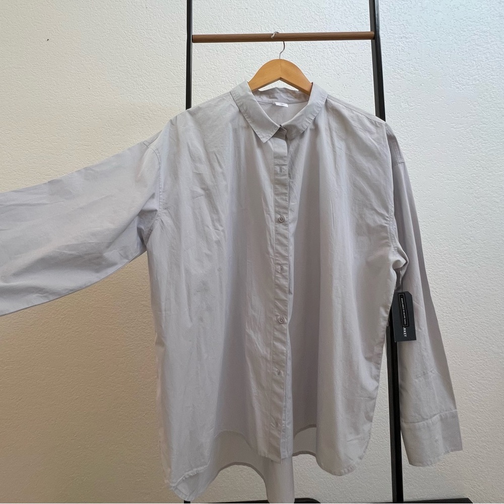 💎 2 for $40 / Melrose & market - icy gray button front shirt with blue tint